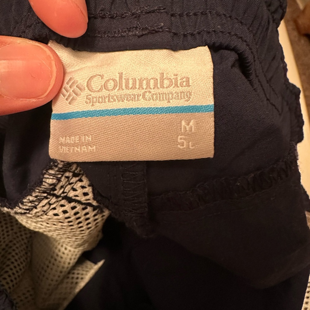 Columbia PFG Women’s Navy Shorts Size Medium - Picture 3 of 5
